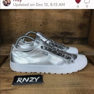 Ugg Aries Metallic Silver Leather Lace Up Sneaker